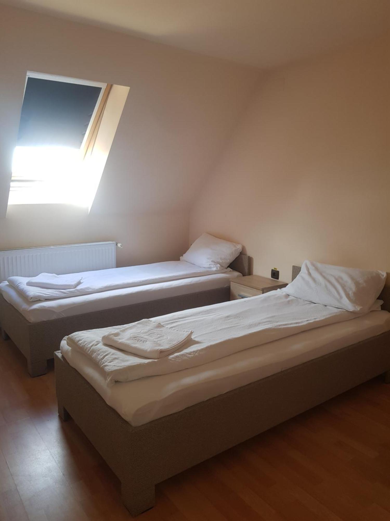 Cazare Hofmann Arad Esterno foto
