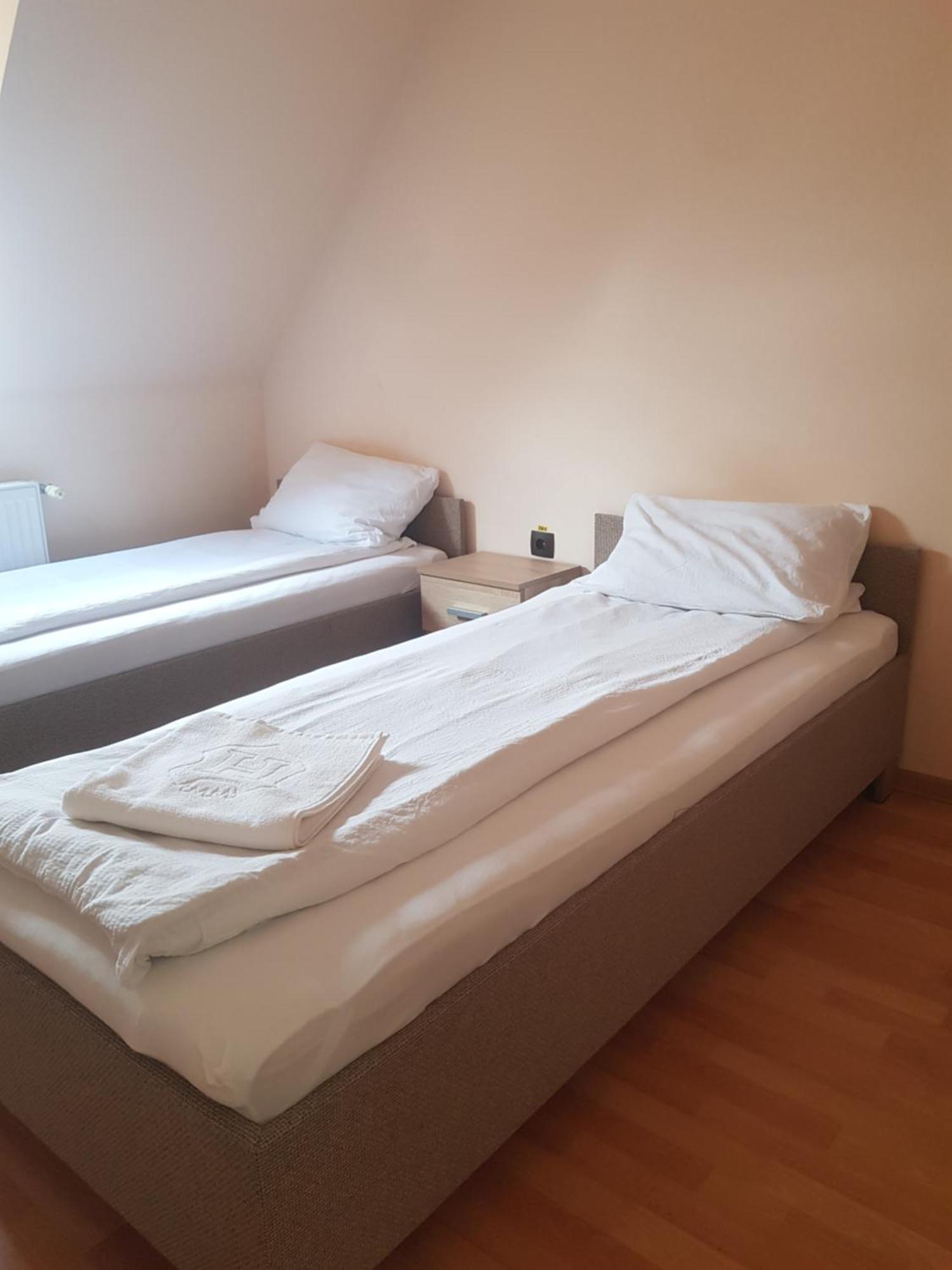 Cazare Hofmann Arad Esterno foto